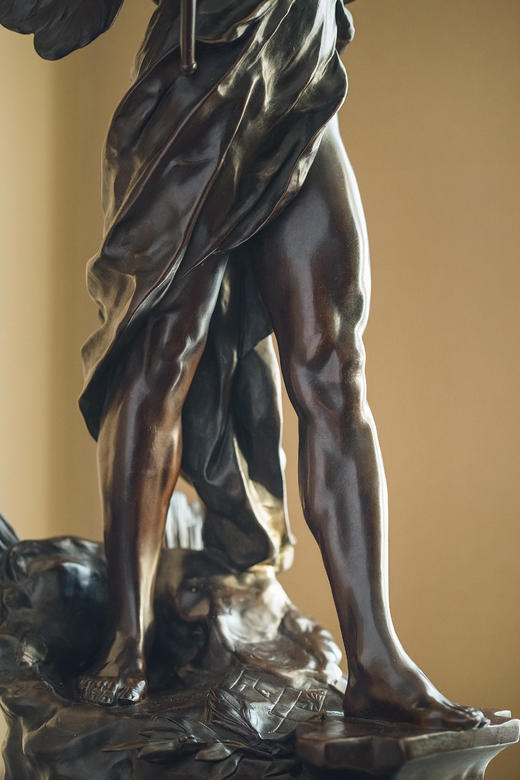 【已售】独角鹿西洋古董1890年代法国雕塑家Emile Louis Picault创作Susse Freres工坊签名出品人物主题青铜雕塑《劳作之神》 商品图3