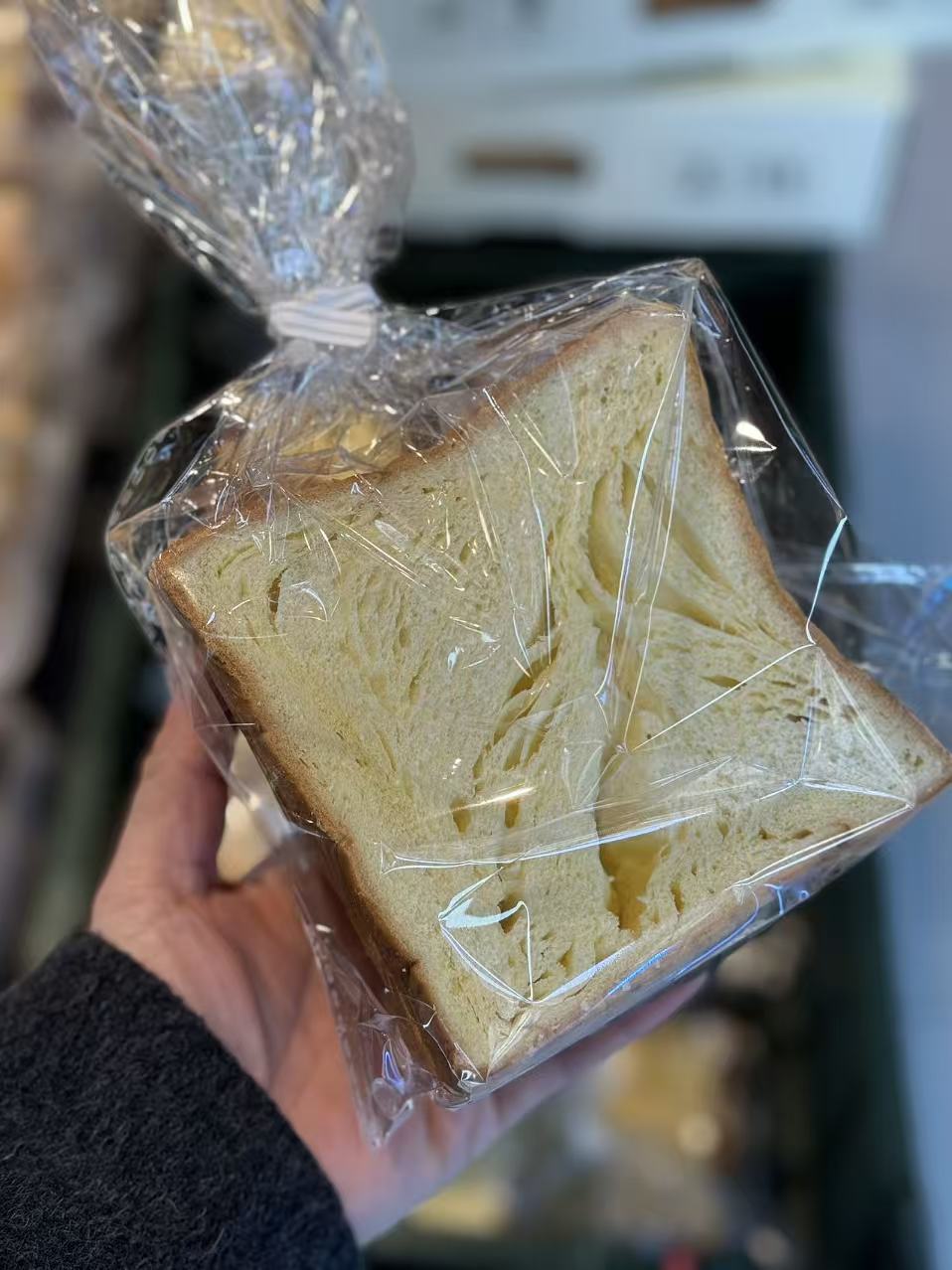 周四取货：【牛乳吐司】一袋260克，奶香浓郁，松软绵密！