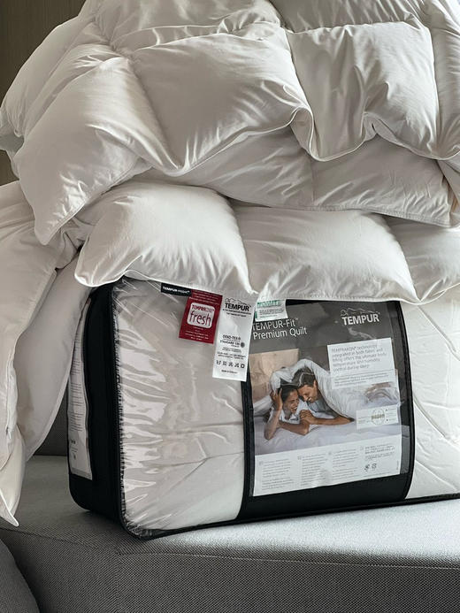 鹅绒被。2米×2.3米¥1180。  2.2米×2.4米¥1290。   自己备注 商品图3