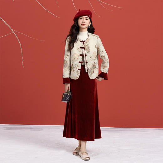 【12/17新品】熙世界【锦绣年华】新中式红色套装女国风短外套丝绒半身裙两件套 商品图2