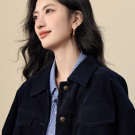 【12/17新品】熙世界灯芯绒短外套女小个子2025秋冬新款松弛感落肩气质休闲上衣 商品图4