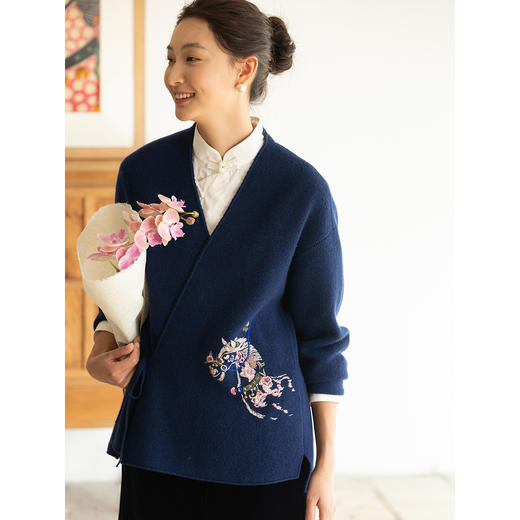 牧衣游原创 UPW精工手绣羊绒混织毛织外套红色氛围毛织开衫 初语 商品图2