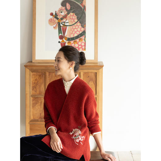 牧衣游原创 UPW精工手绣羊绒混织毛织外套红色氛围毛织开衫 初语 商品图1