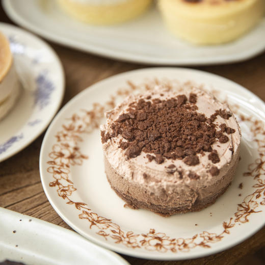 梦仲瑶小金罐蛋糕 100g/罐 生巧巧克力慕斯/阿华田/青柠芝士/软心巴斯克/提拉米苏/大红袍 6种口味 商品图3