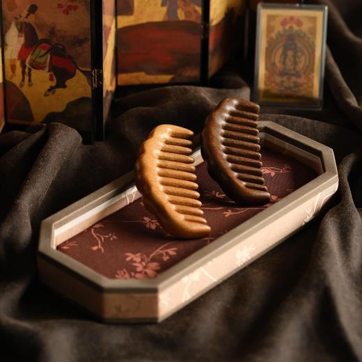 米马推荐 梳起来不掉发的 特价檀木按摩梳子加厚版 商品图0