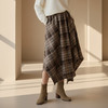 Famecoco范可儿学院风不规则设计格纹半身裙宽松百搭FAD8HA107 商品缩略图0