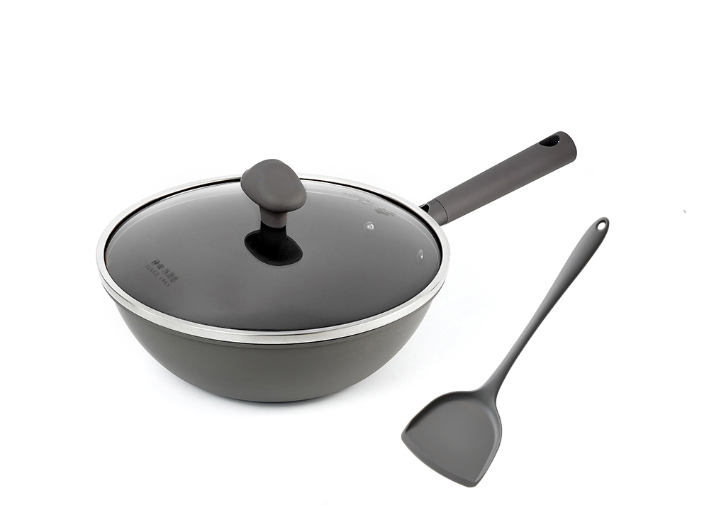 进博会云朵锅 落栗棕