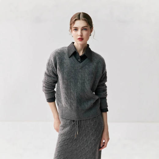 「高货qj」全新升级【铂金会员487/天猫659/差价172】(03544)洛诗琳复古麻花V领羊绒衫2025秋冬气质显瘦套头针织毛衣女qj03544 商品图3