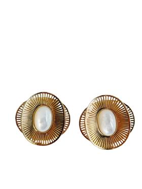 SOL DE VERANO 龙达白贝母耳钉