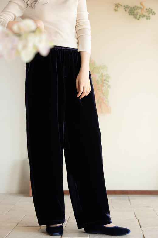 牧衣游原创 丝绒净色夹棉裤子女加厚宽松显瘦垂感百搭休闲裤 梅玖 商品图5