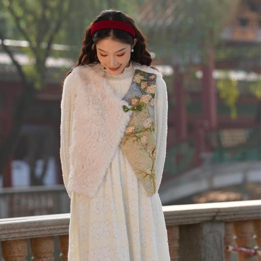 两三事梵高文艺 玉沙融雪 2025冬季新款毛绒拼接印花布盘扣马甲女 商品图0