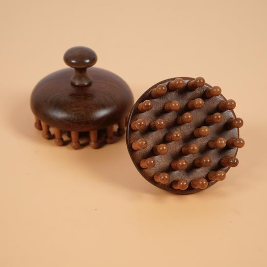 【买一送一】唯雅28钉檀木圆盘按摩梳 檀木齿梳设计 小巧玲珑精致便携 一梳多用 按摩/⁩点络/刮痧/⁣面部提拉 商品图5