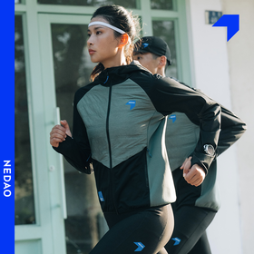 内道撞色拼接带帽软壳女士防风透气马拉松训练比赛跑步外套