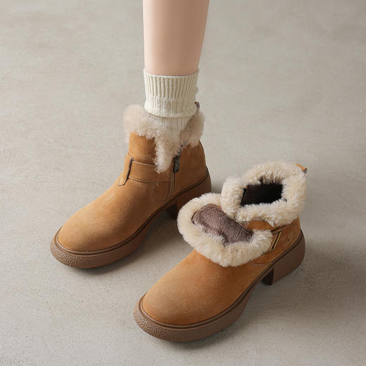 【预售5天】新款保暖加绒时尚短筒雪地靴圆头复古皮带扣粗跟毛毛靴YY284 商品图0