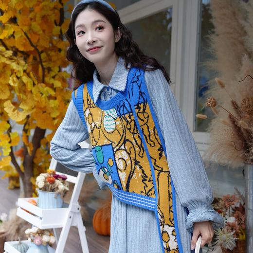 两三事 青鸟轨迹 2025冬季新款文艺风蝴蝶结翻领坑条针织连衣裙 商品图3