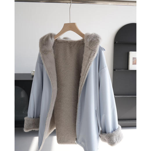 【仿貂绒连帽一体保暖外套】外层三防面料 内里水貂绒暖糯亲肤 宽松版型更自由 商品图3