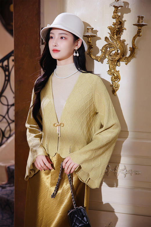 逸红颜明月优选 #波浪菱格新中式针织衫【酥禾】把金色阳光穿在身上，让波浪写下复古诗行~ 商品图5