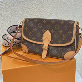 LV 老花 粉肩带 Diane 法棍包