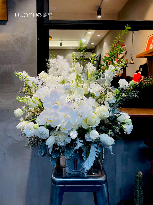 【幸福向你飞来】蝴蝶兰玫瑰混搭抱抱捅 商品图0