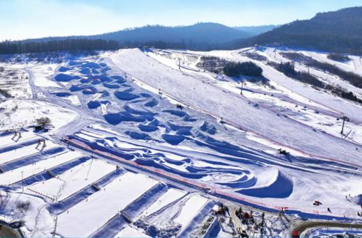 【寒假、春节、元旦、圣诞】长白山华美胜地度假区滑雪自由行5天4晚双飞 商品图0