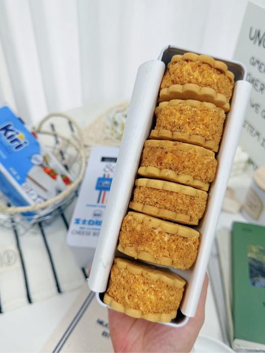 麦萌10品&Kiri·芝士奶酪白脱夹心饼干｜外层采用进口黄油、杏仁粉做成的沙布列饼干，内夹冰淇淋口感的特调奶霜，口感丝滑，入口即化 商品图1