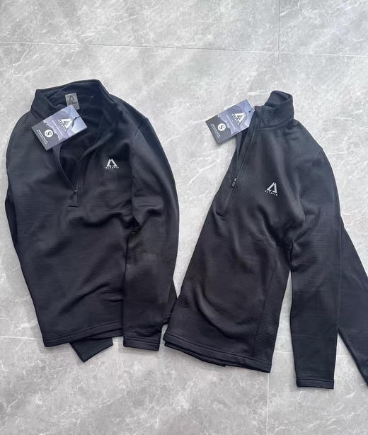 全新正品ALTAVIA半拉链内里加绒男士运动户外弹力抓绒衣，只有S 码 商品图0