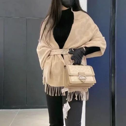 【圣诞送礼-COACH/蔻驰】蔻驰时尚百搭流苏字母印花 绒线围巾男女情侣同款 商品图8