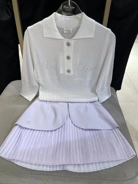 FL家女士印花飘逸百褶小短裙，球星海报款，是兼具优雅知性的温柔单品！不挑身材包容性高，低饱和度的淡紫色，处处透露着女性的优雅气质！