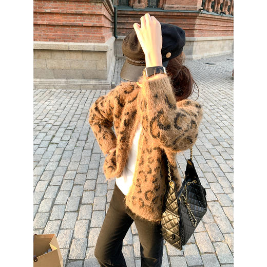 <曾小咸推荐>现货秒杀 ！微信超特价！ 复古豹纹毛衣开衫 日常199.99 立减110 秒杀89.99！！ 商品图4