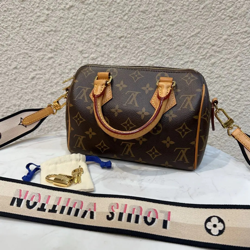 Lv sp20 老花 黑肩带 斜挎包