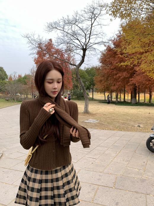 Read Nameless /全羊毛咖啡色毛衣配披肩 商品图4