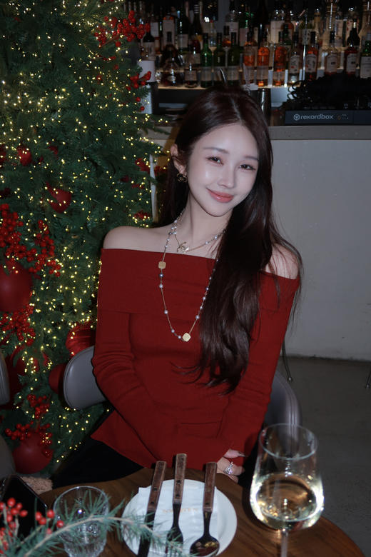 Read Nameless /圣诞系列红色羊毛露肩毛衣  2025/12/18 商品图7