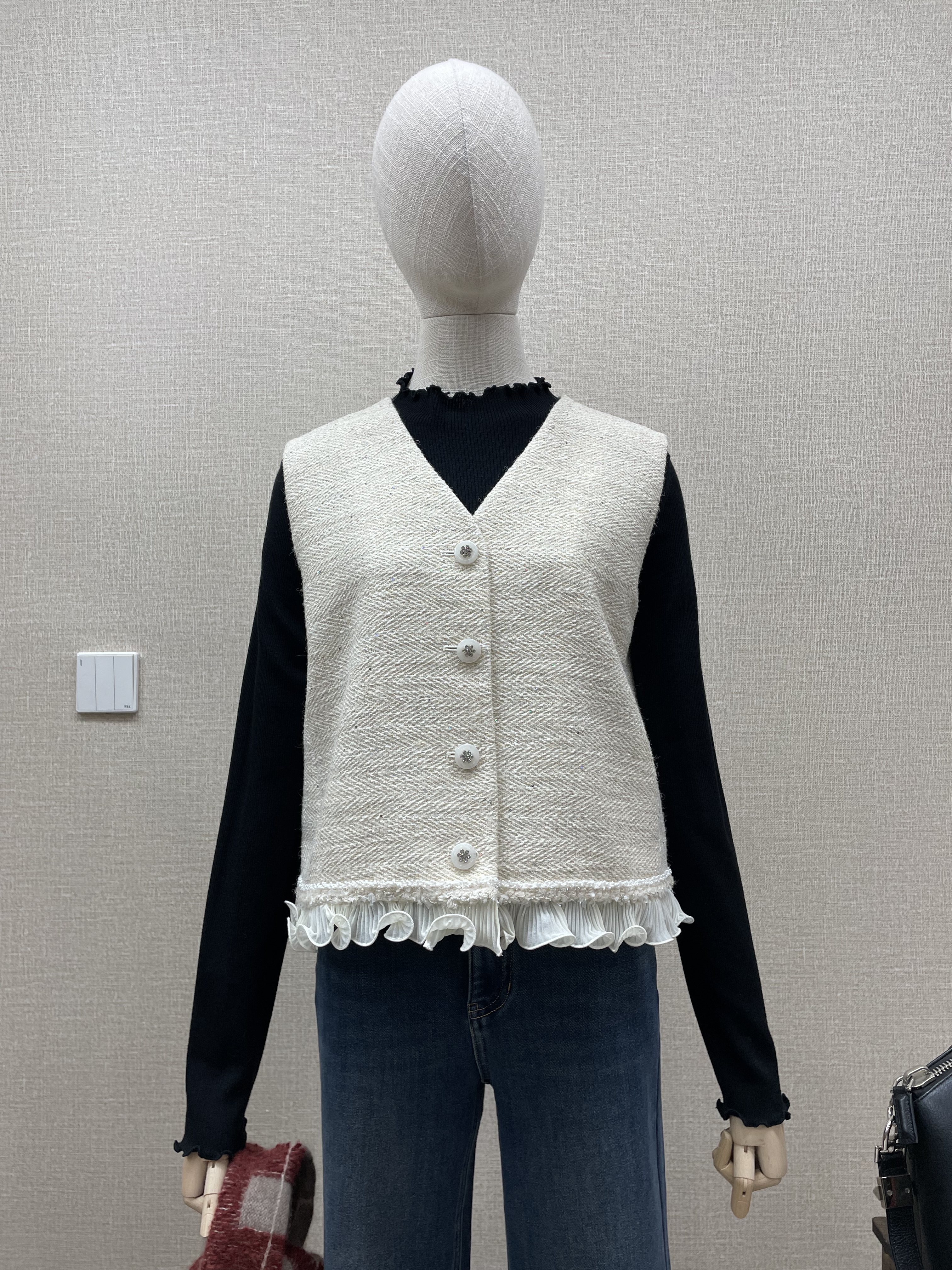 木耳边拼接马甲