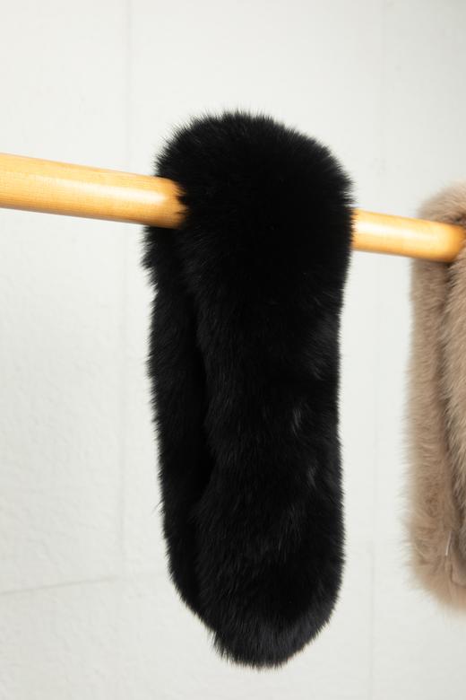 一周发货【真狐狸毛围脖】外狐绒蓬松飘逸·内獭兔细密亲肤｜74cm长冬季双层奢华围脖13cm宽幅｜双面不同质感｜冬日氛围感叠搭利器 商品图14