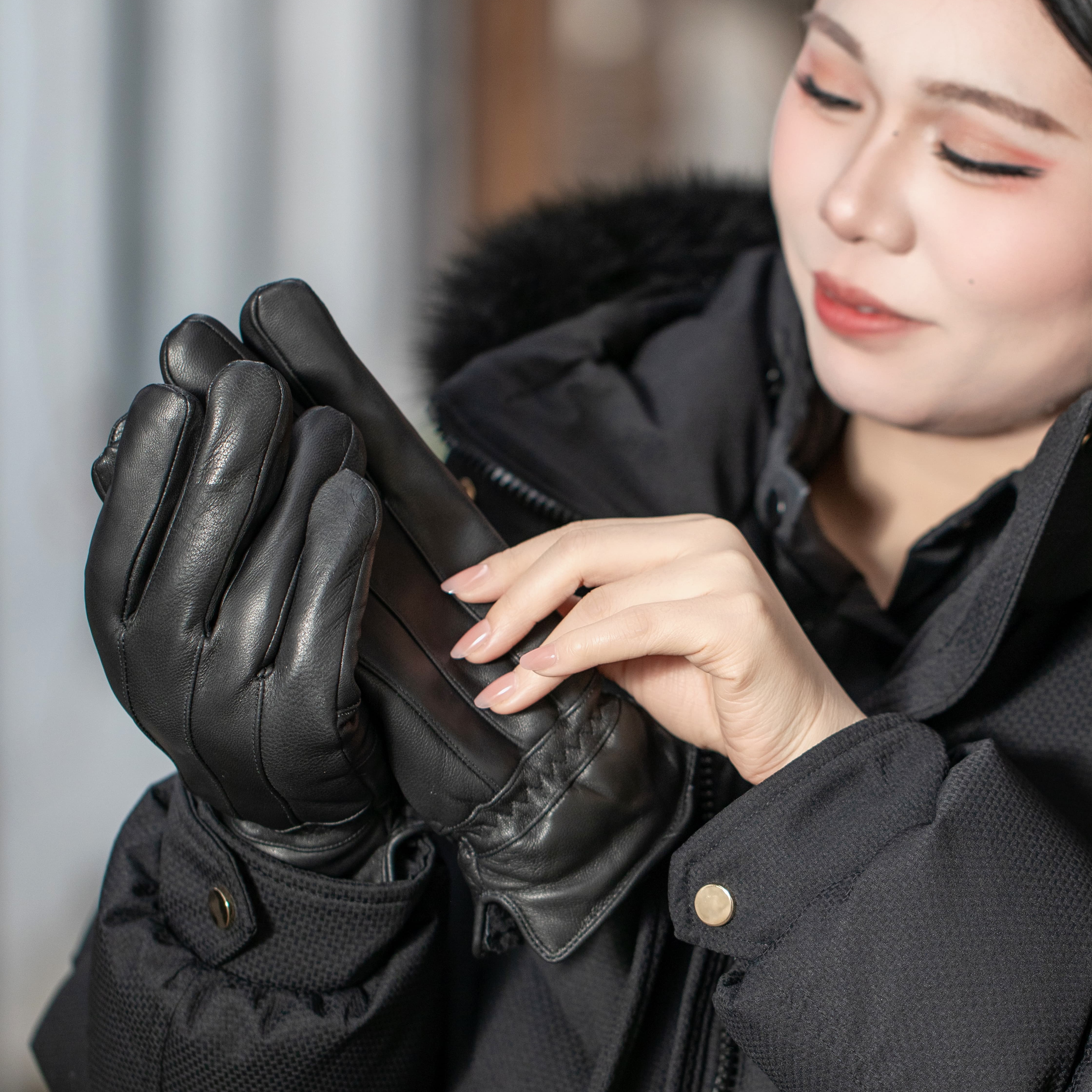 一周发货【真皮绵羊皮手套】定制大码，肉肉手可戴，琥珀色、黑色可选，内里加绒，防风耐寒，可以用5、6年，皮质越用越柔软细腻，搭配大衣气质百搭