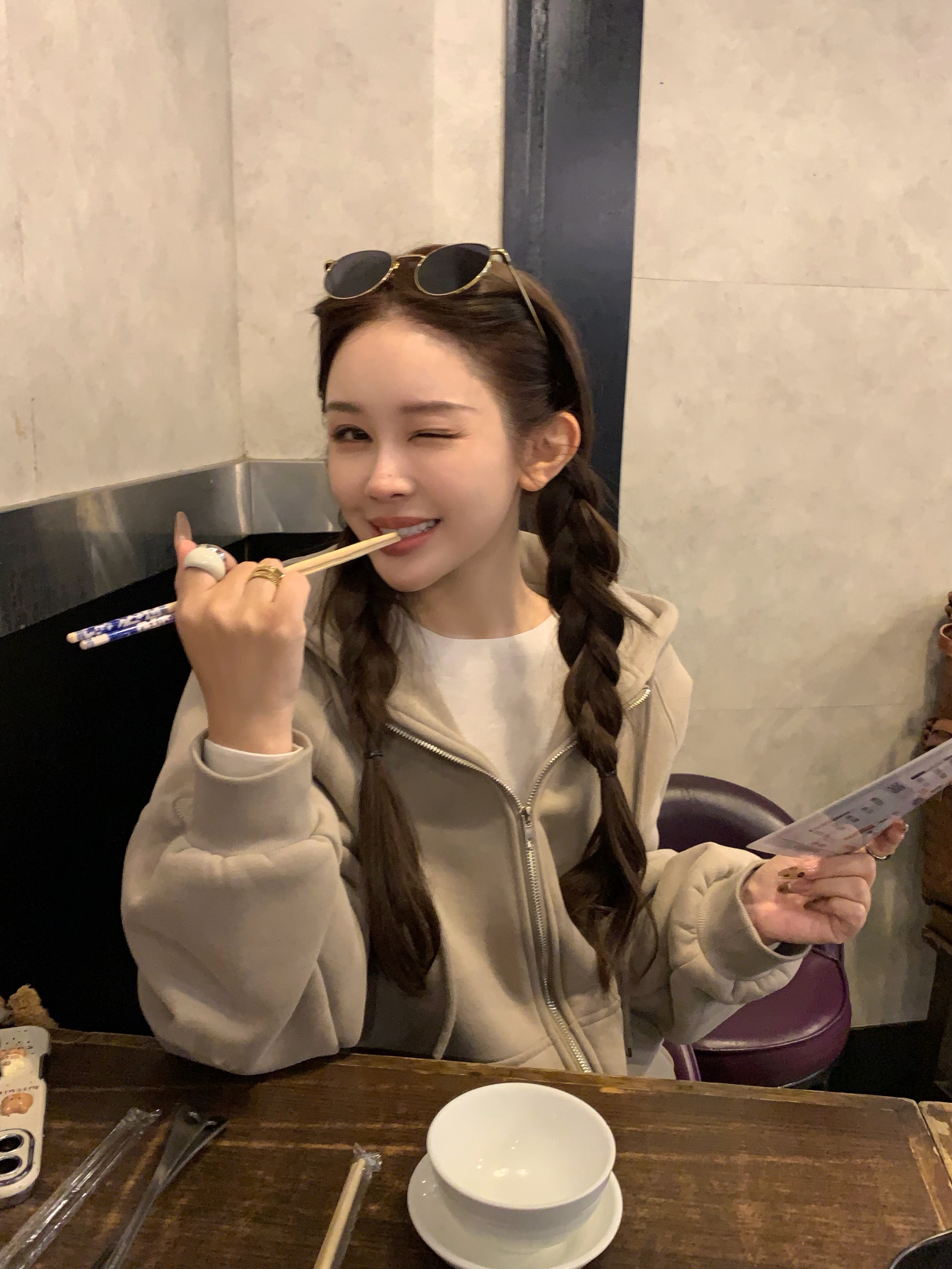 Read Nameless /品牌面料樱桃卫衣奶咖色+加绒格子裤 2025/12/18