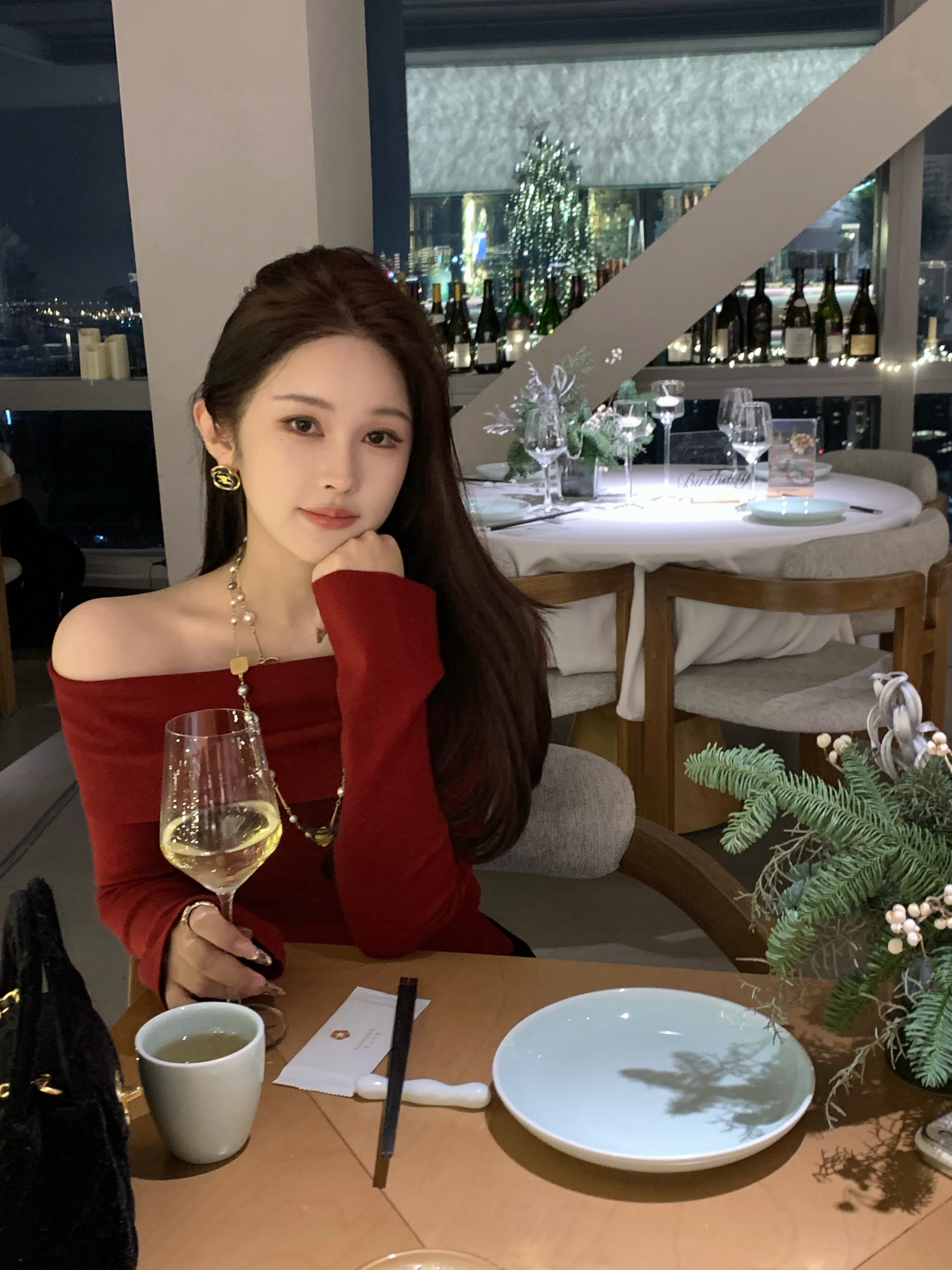 Read Nameless /圣诞系列红色羊毛露肩毛衣  2025/12/18