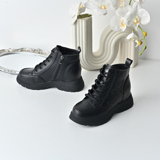 经典鲨2025冬季专柜新款牛皮革加绒侧拉链内增高通勤短靴女KW160-558331 商品图1