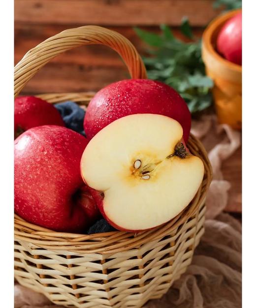 超实惠红苹果36枚装新鲜上市酸甜可口现货直发 商品图4