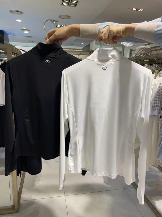 仙女家女士新款轻薄珍珠外套来了！轻量级防晒外套，面料有弹力亲肤不贴身！她家类似的防晒外套我们卖断货了几批，现在依然是热卖款，足以证明它的优秀！新款款式继续延续黑白经典款！ 商品图1