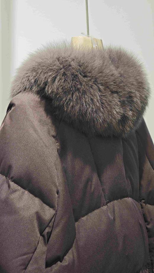 545171时尚气质款鹅绒服 商品图7