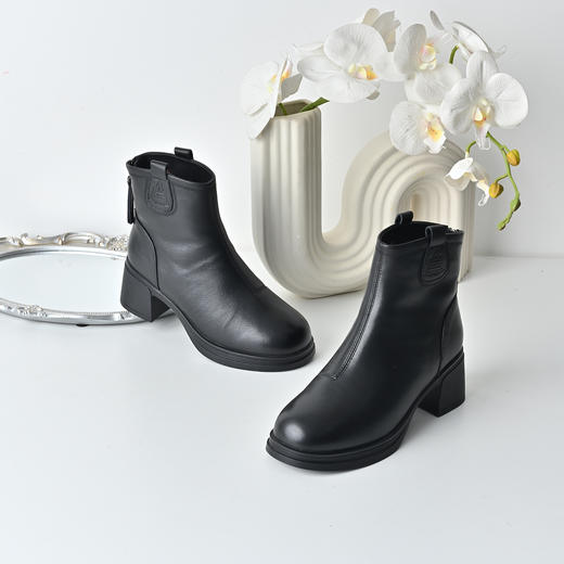 经典鲨2025冬专柜新品牛皮革黑色圆头加绒加厚雪地靴短靴女KW289-558021 商品图1