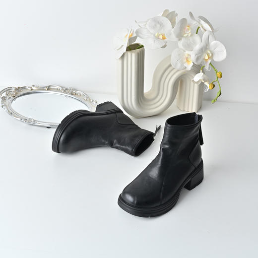 经典鲨2025年专柜新品圆头加绒加厚中粗跟通勤后拉链短靴女KW89-558163 商品图3