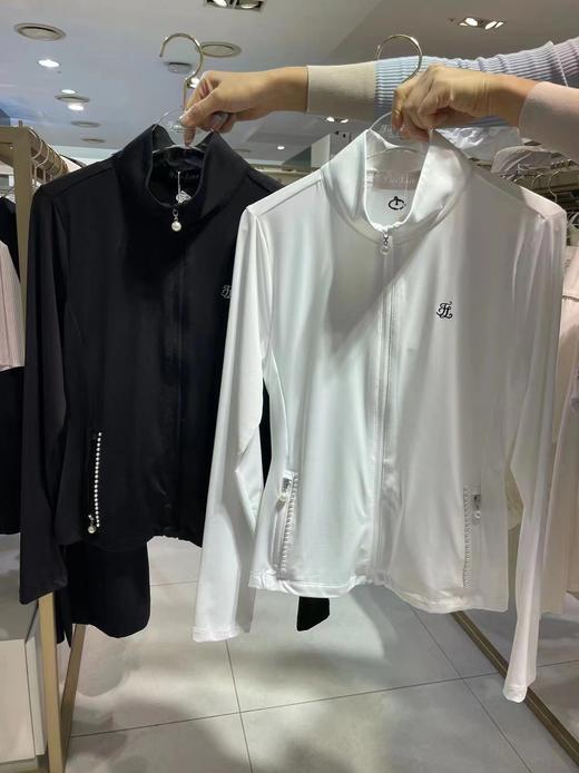 仙女家女士新款轻薄珍珠外套来了！轻量级防晒外套，面料有弹力亲肤不贴身！她家类似的防晒外套我们卖断货了几批，现在依然是热卖款，足以证明它的优秀！新款款式继续延续黑白经典款！ 商品图0