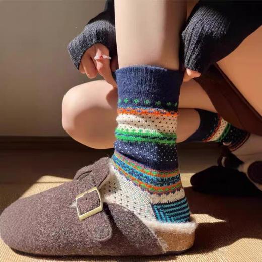 <曾小咸推荐>费尔岛风彩色中筒袜 日常价79/3双！ 活动价39.99/3双！【预售款，预计3-15天发货】 商品图3