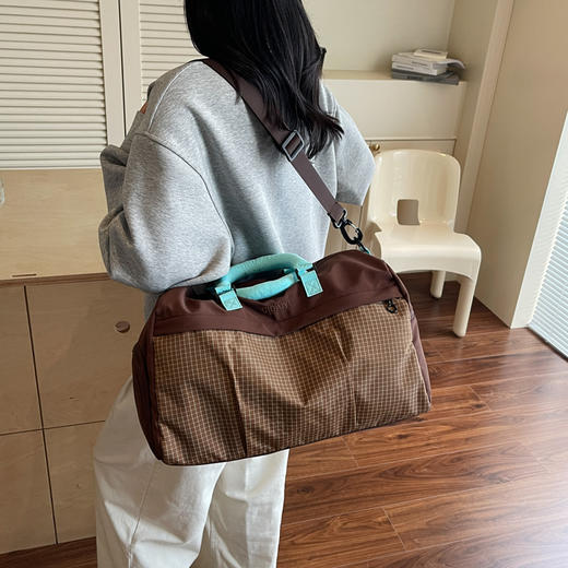 轻便出行超能装！【JACOPONNUS 大容量多功能包包】干湿分离 独立鞋位 多空间 大空间 耐用挂钩 顺滑拉链 手提/单件/斜挎 商品图0