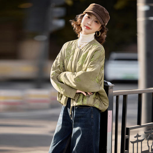 HR SYY889复古风棉衣外套时尚气质优雅刺绣短款棉服配围巾 商品图3