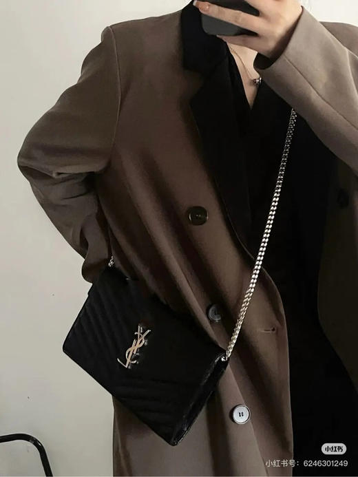 YSL 小号 黑金 鱼子酱 牛皮 信封包 商品图2