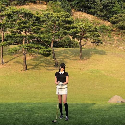 Fairliar仙女家荷叶包裙，高腰版型上身很拉比例，修饰腿型。W821145-40 商品图1