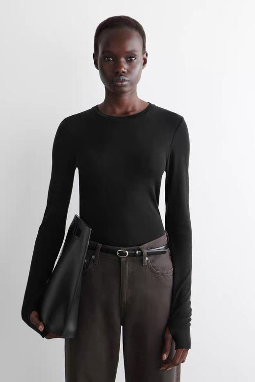 【秒杀价已调 直接拍】COS 磨绒 极简风 修身版型 通勤指孔 磨绒 打底衫 商品图1